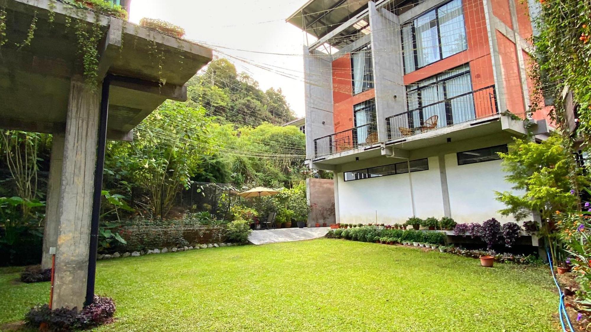 Ten Mentigi Tanah Rata Exterior photo
